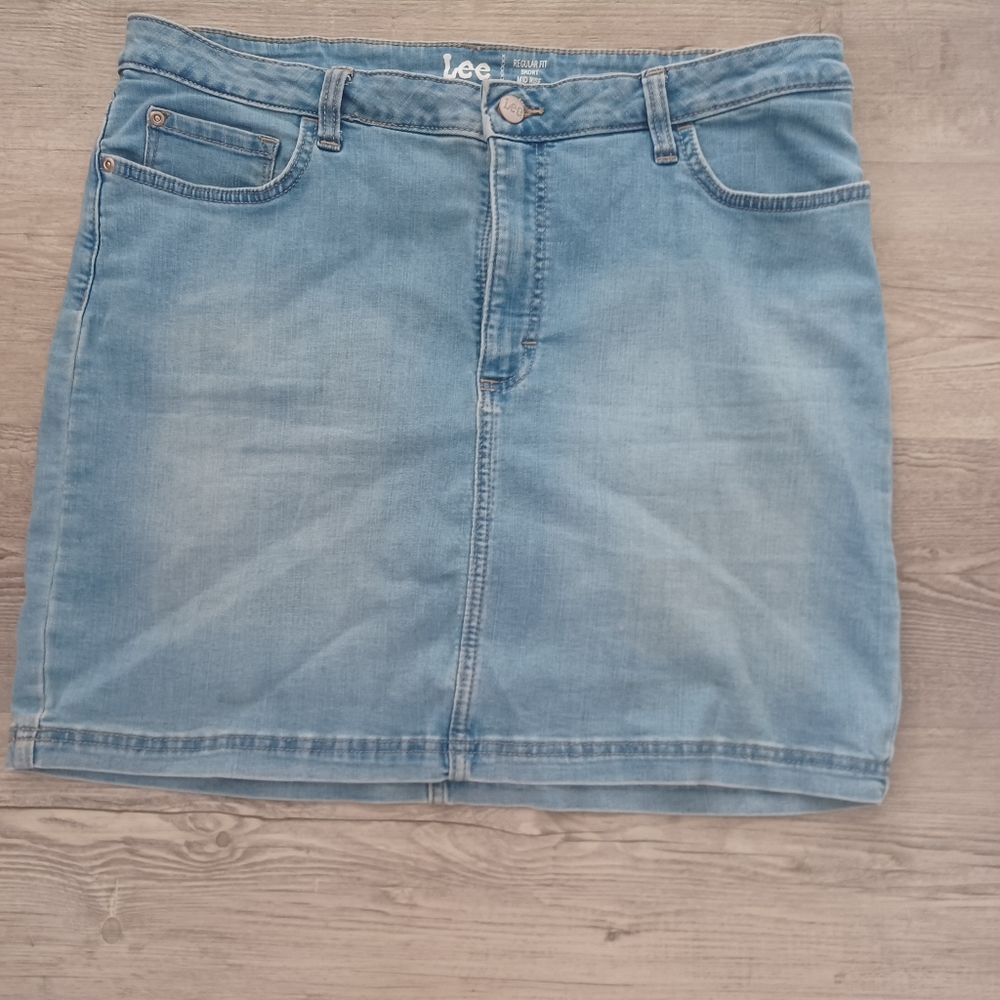 LEE JEAN SKORT SKIRT SIZE 18 plus WOMANS